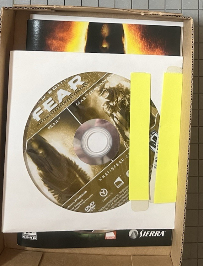 F.E.A.R. Gold Edition (PC) Small Big Box Complete + Extraction Point