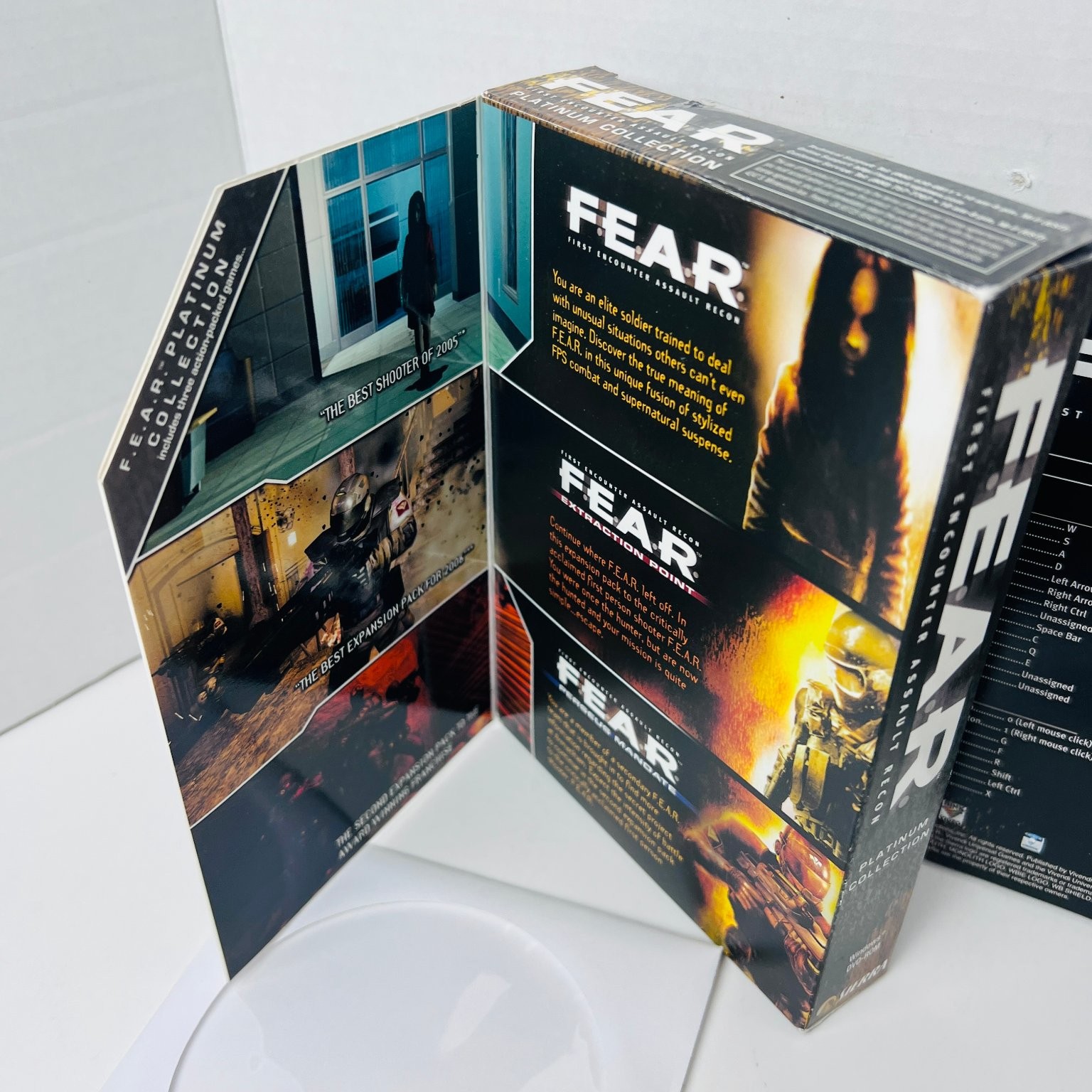 F.E.A.R. Platinum Collection PC Video Game Shooter Horror With Manual and Key