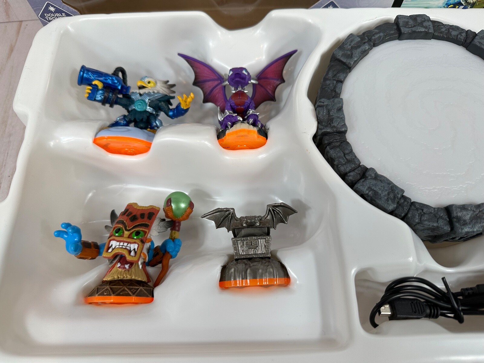 Skylanders Battlegrounds Mobile Starter Pack for iPod/iPad/iPhone Portal+Figures
