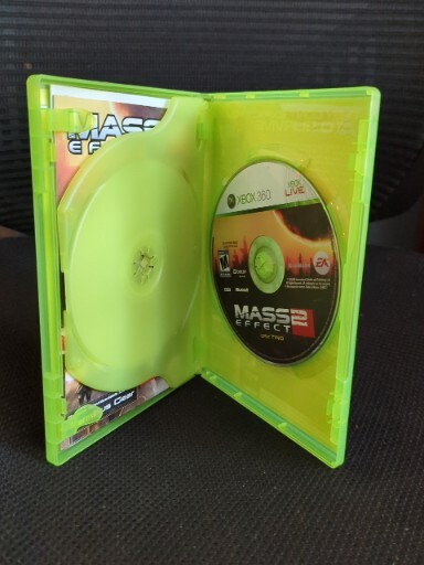 Mass Effect 2 (Microsoft Xbox 360, 2010) 2 Discs