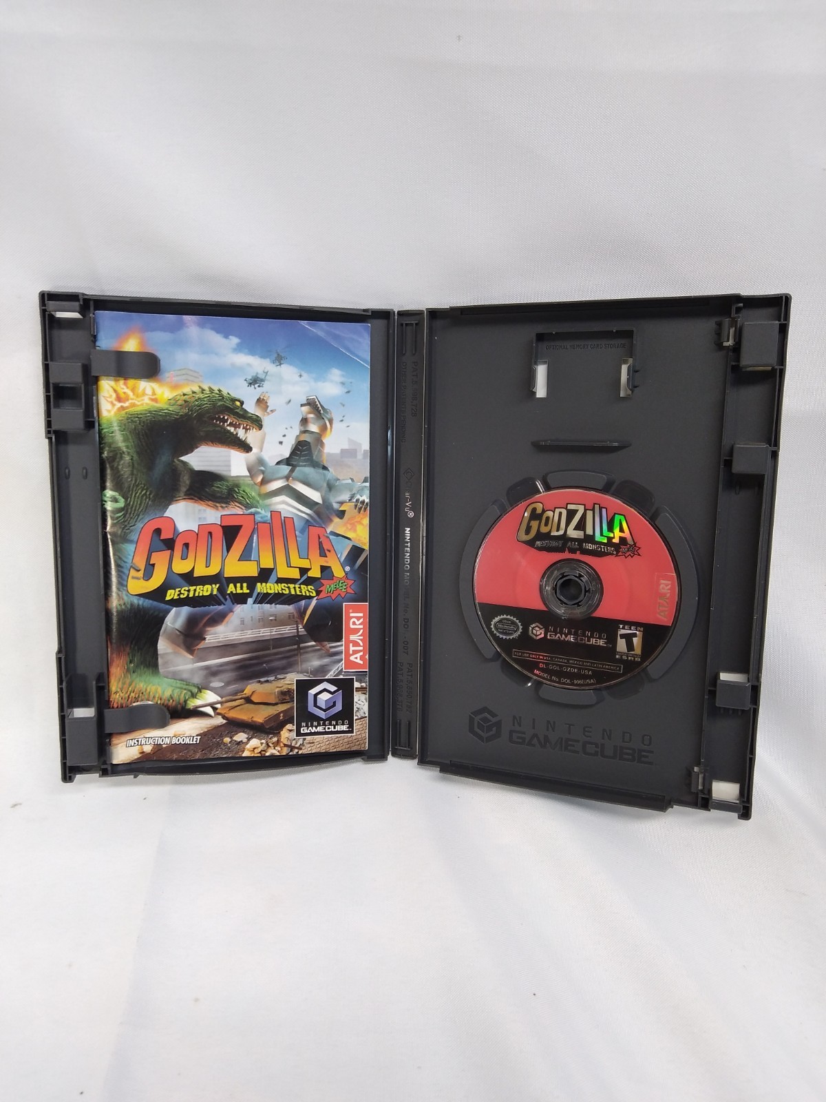 Gamecube Godzilla Destroy All Monsters Melee Nintendo Game Case & Manual 2002