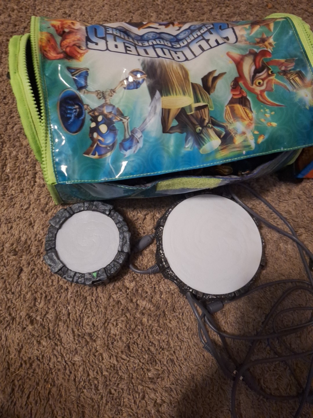 Miscellaneous Skylanders and Portals, Comes with bag. Will bargain