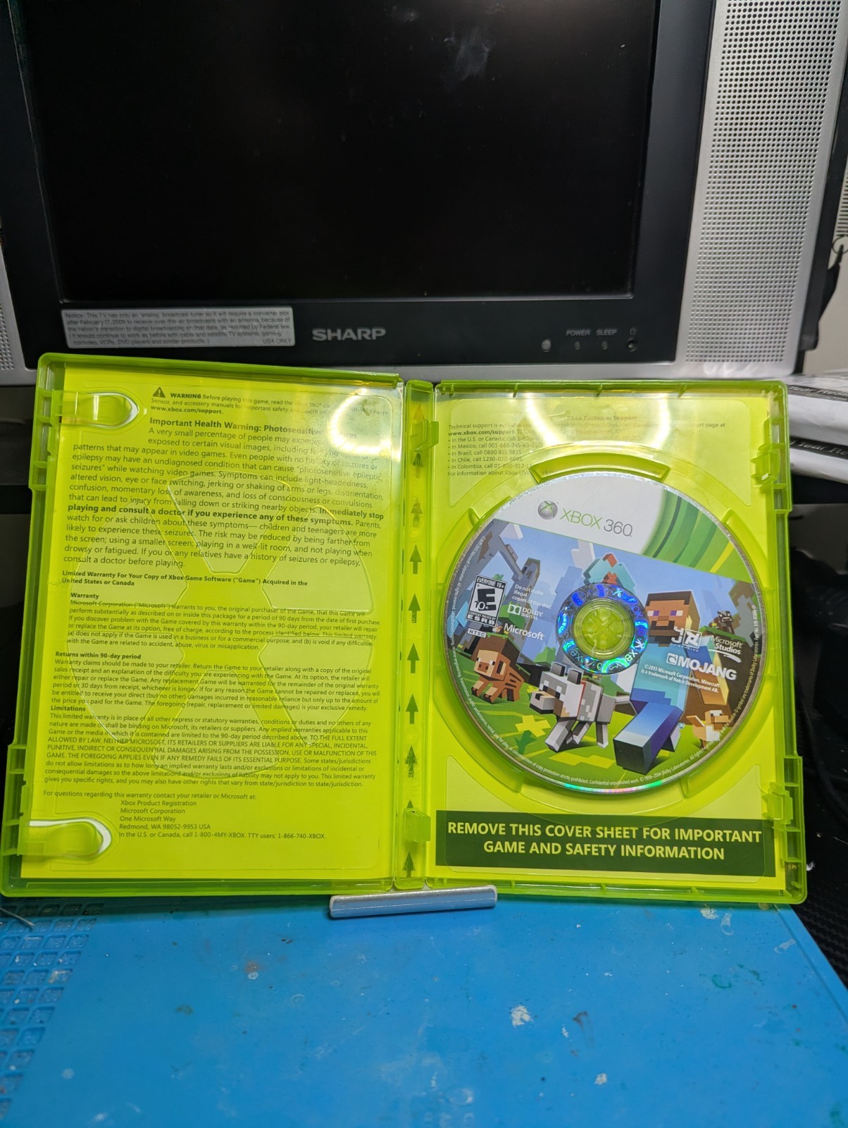 Mojang Minecraft: Xbox 360 Edition (Microsoft Xbox 360) Case & Disc