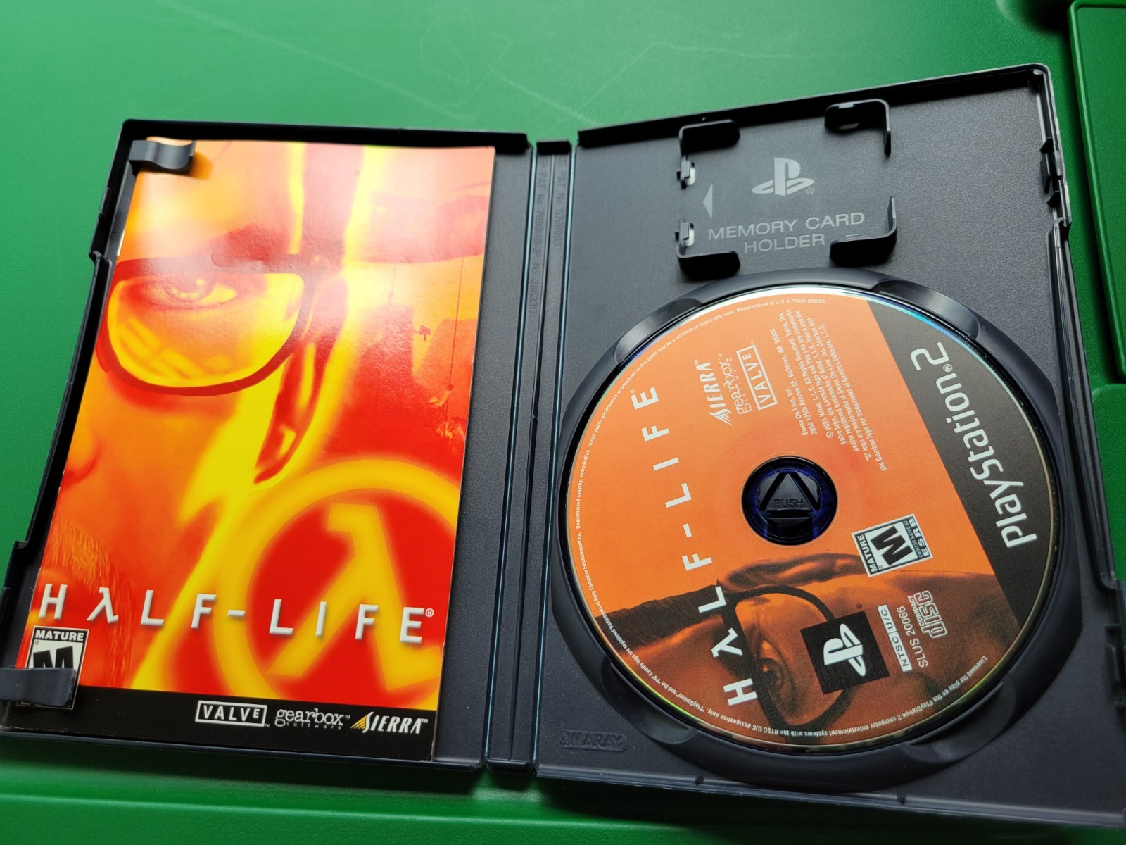 Half-Life PS2 Sierra NTSC-U/C M Mature 2001 Complete Disc & Case
