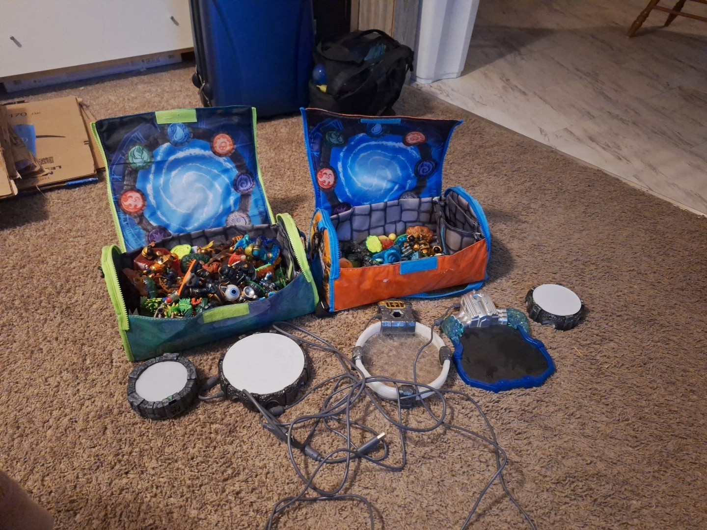 Miscellaneous Skylanders and Portals, Comes with bag. Will bargain