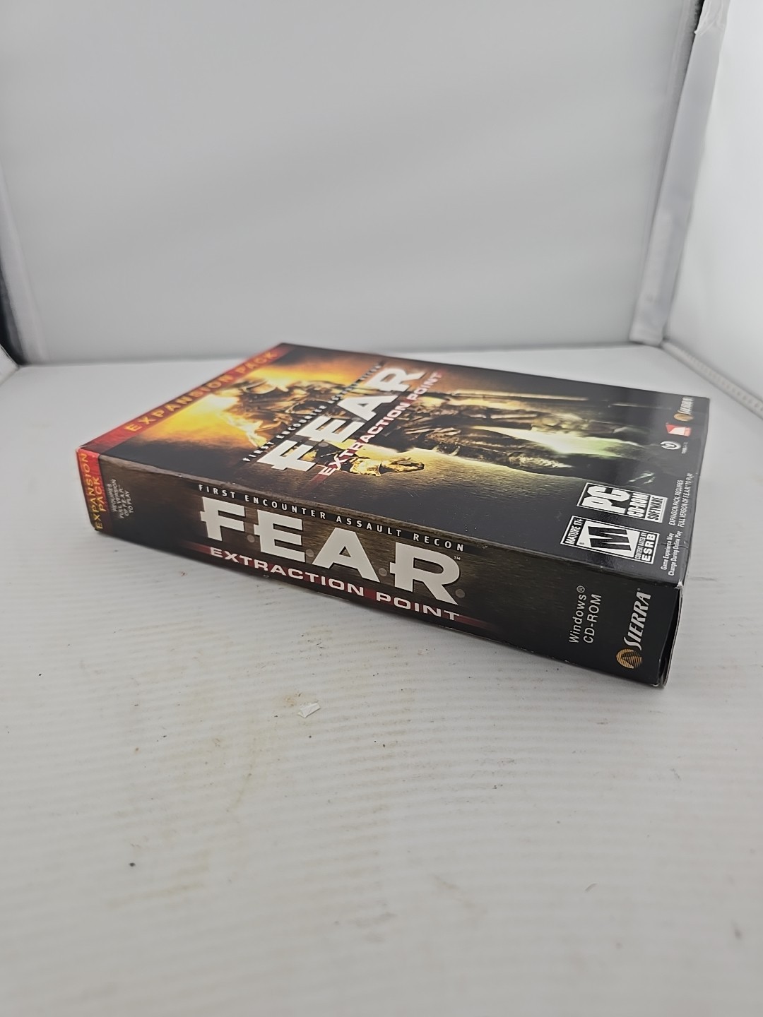 F.E.A.R. Extraction Point (PC, DVD ROM) Complete CIB No Code