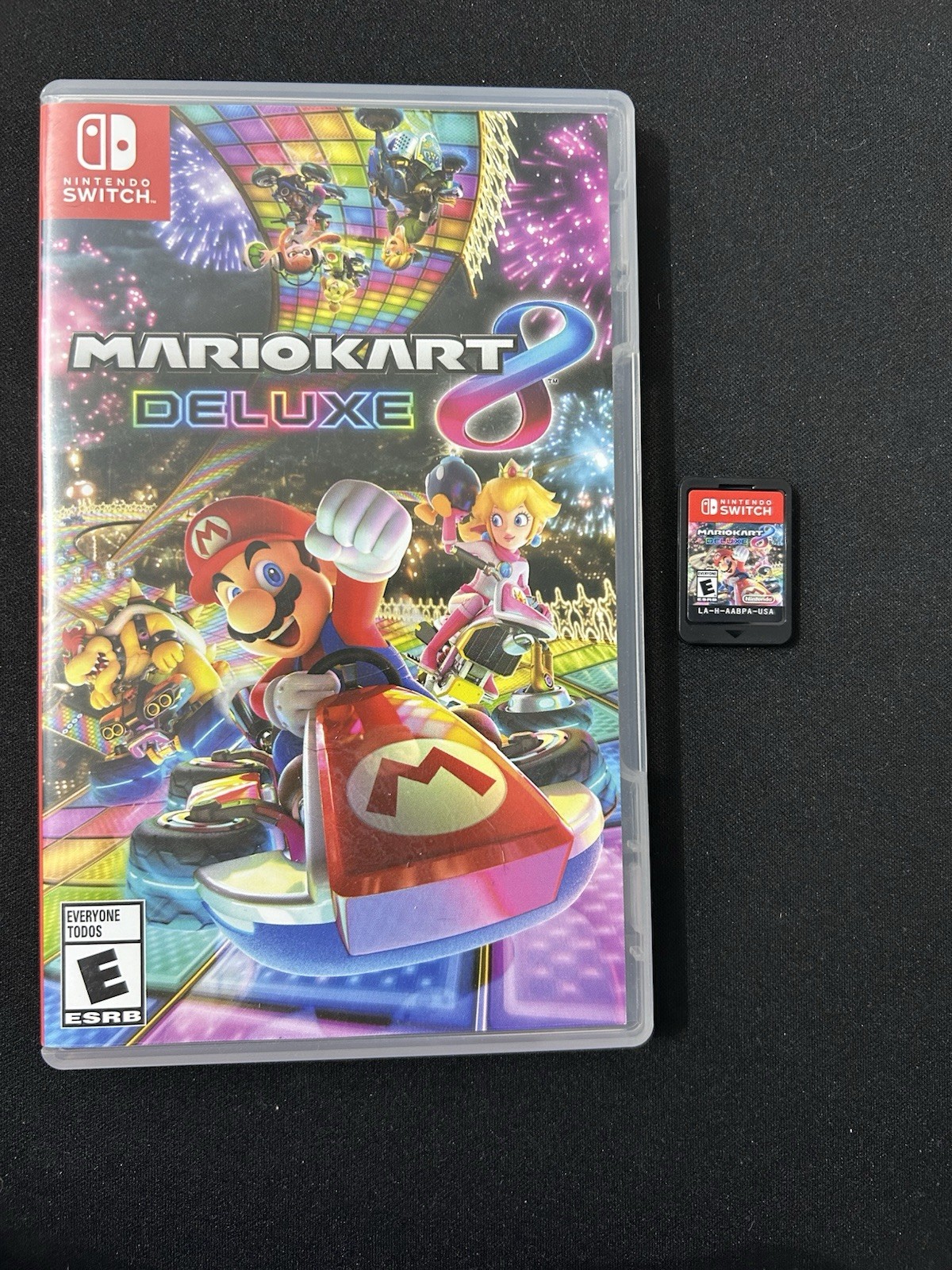 Mario Kart 8 — Deluxe Edition (Nintendo Switch, 2017) [Physical]