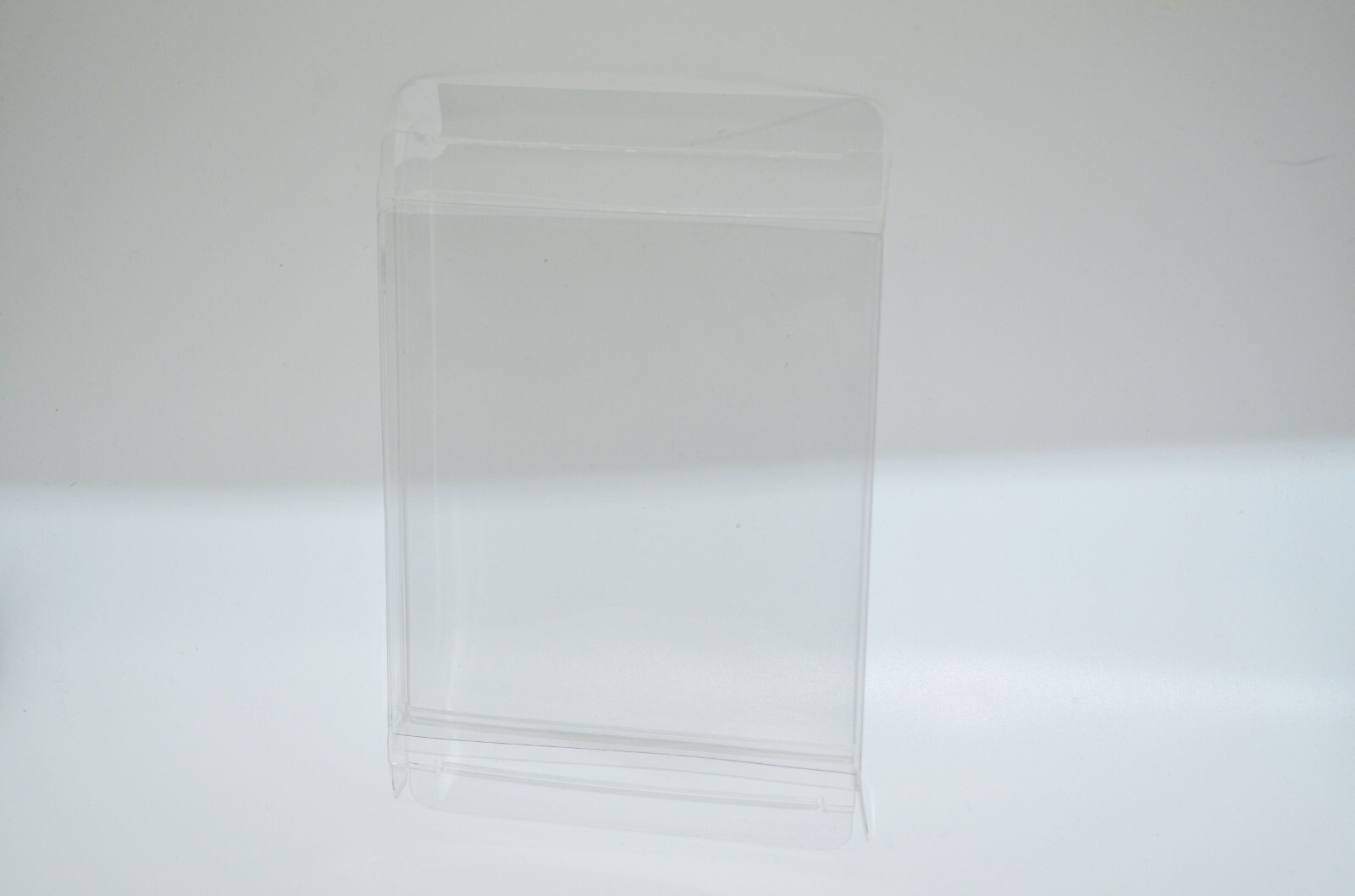 10 Plastic Protective Protector Cases Sleeve Display For Nintendo NES Cartridges