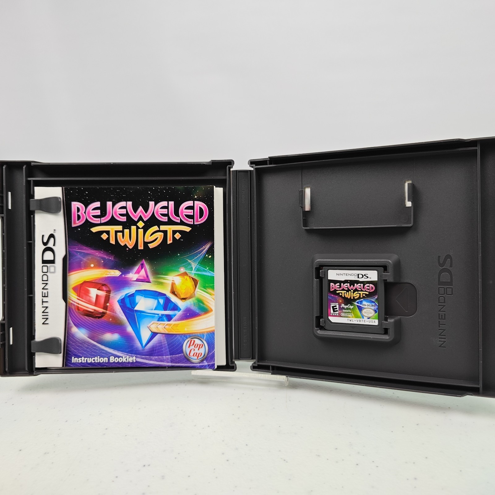 Bejeweled Twist – Nintendo DS – Complete CIB with Slipcover – Tested & Working