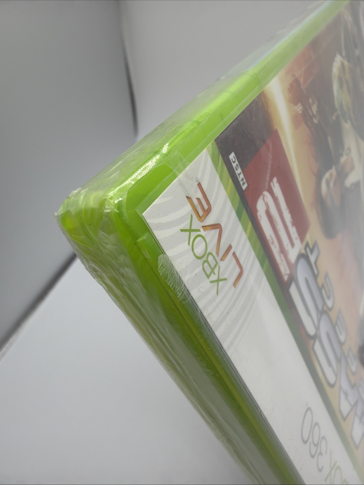Brand New Sealed Mass Effect 2 (Microsoft Xbox 360, 2010)