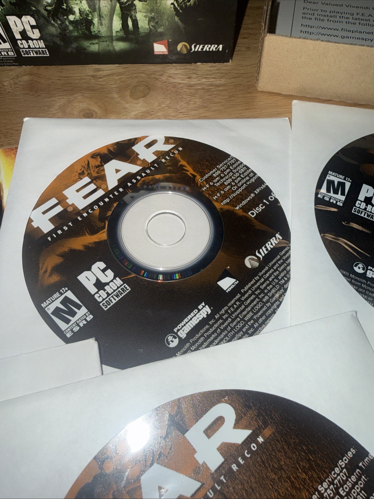 F.E.A.R.: First Encounter Assault Recon (PC, 2005) Box, Booklet And Working Game