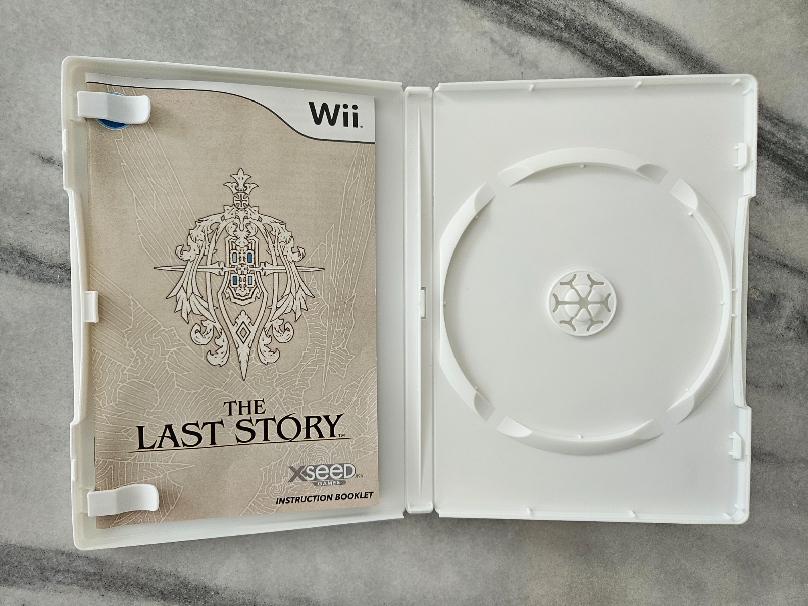 The Last Story (Nintendo Wii, 2012) Case and Manual Only — NO DISC —