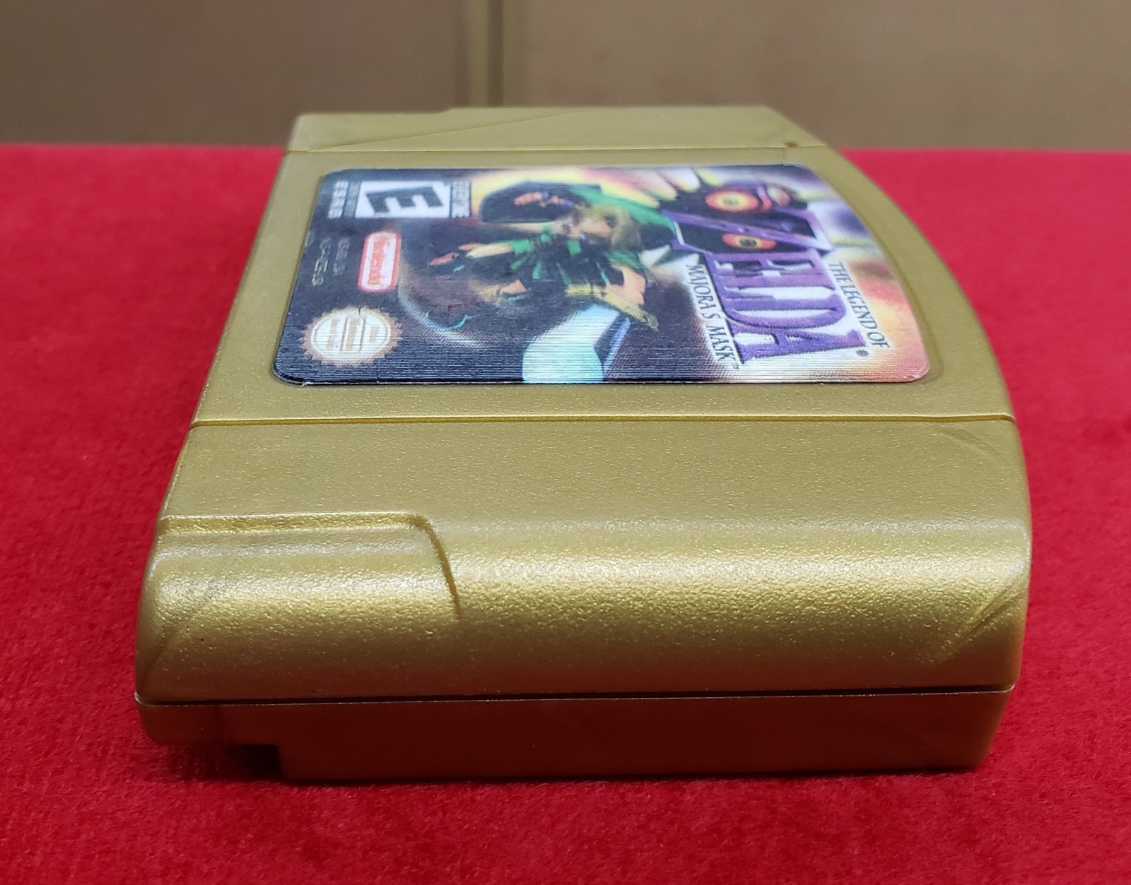 Legend of Zelda Majora’s Mask (Nintendo 64, N64 2000) Holographic – Broken Case