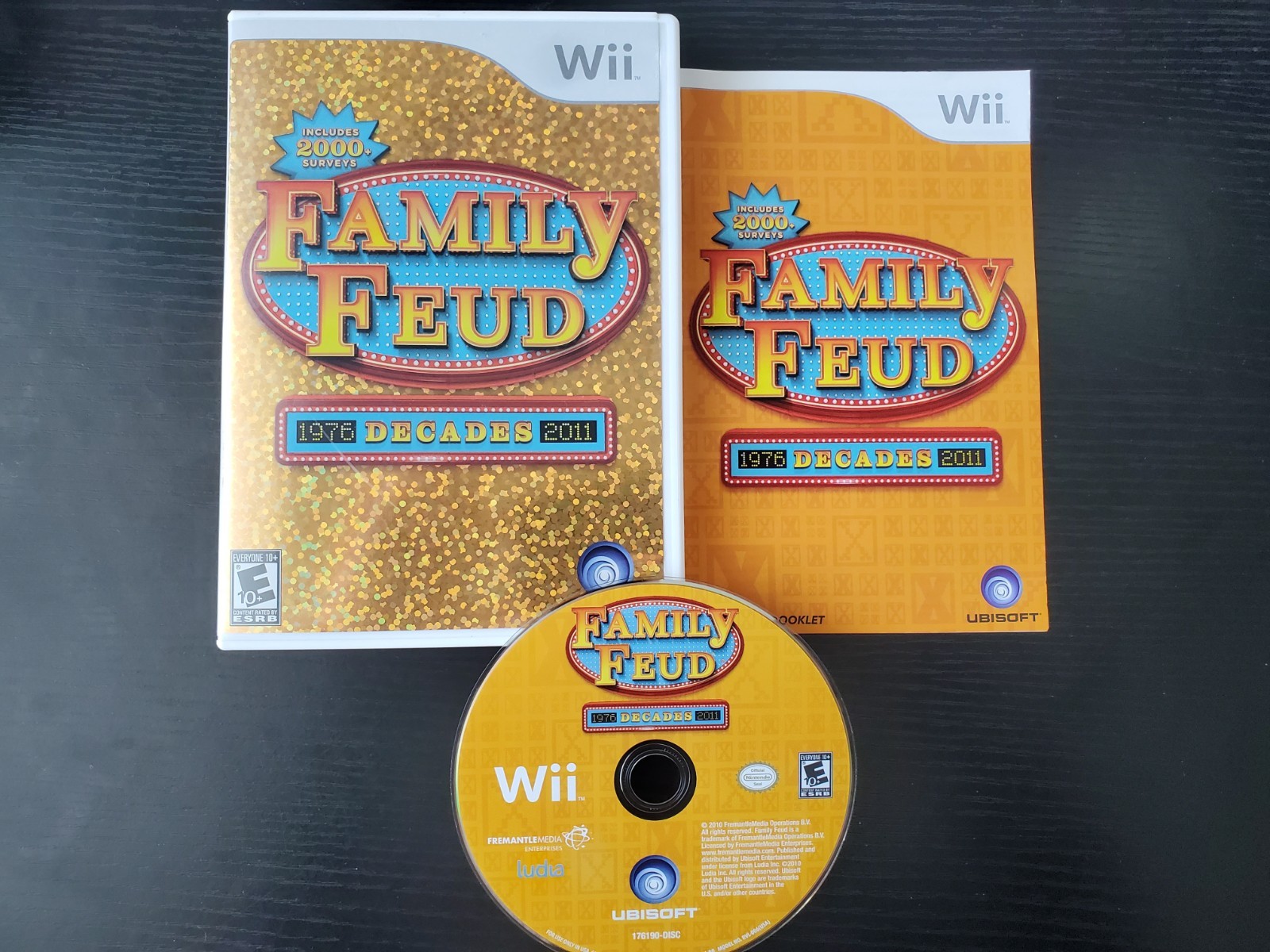 Family Feud: Decades (Nintendo Wii, 2010) COMPLETE disk/case/manual