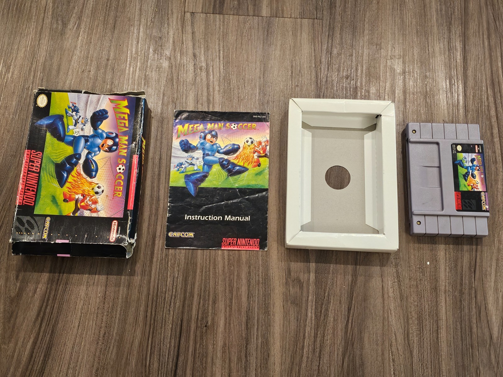 Megaman Mega Man Soccer Super Nintendo SNES Complete CIB Video Game
