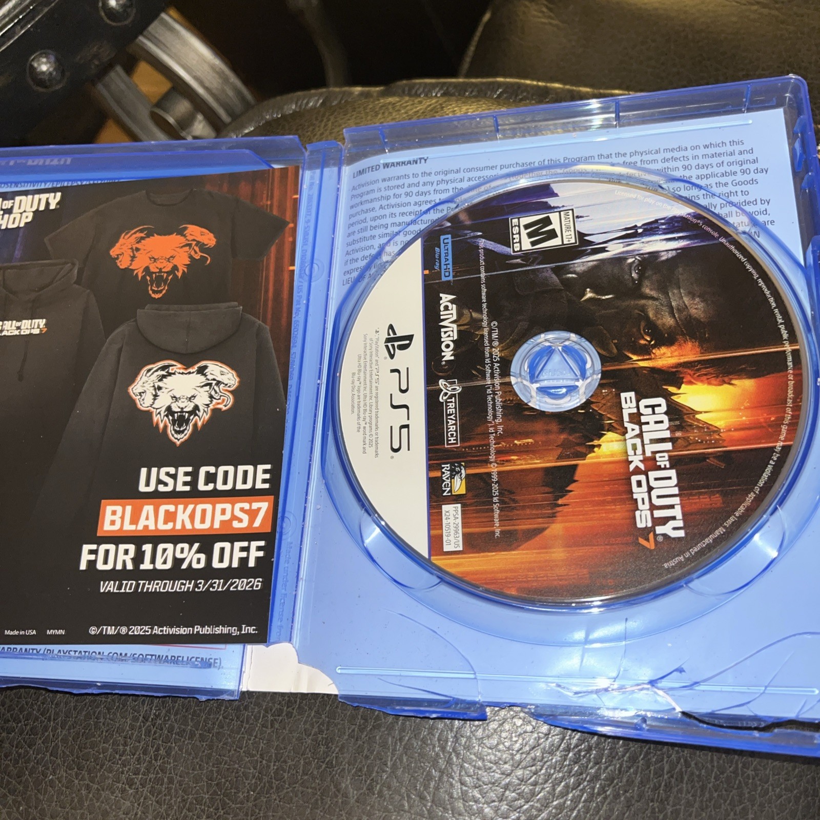 Call Of Duty Black Ops 7 for Playstation 5. box is damaged. New.