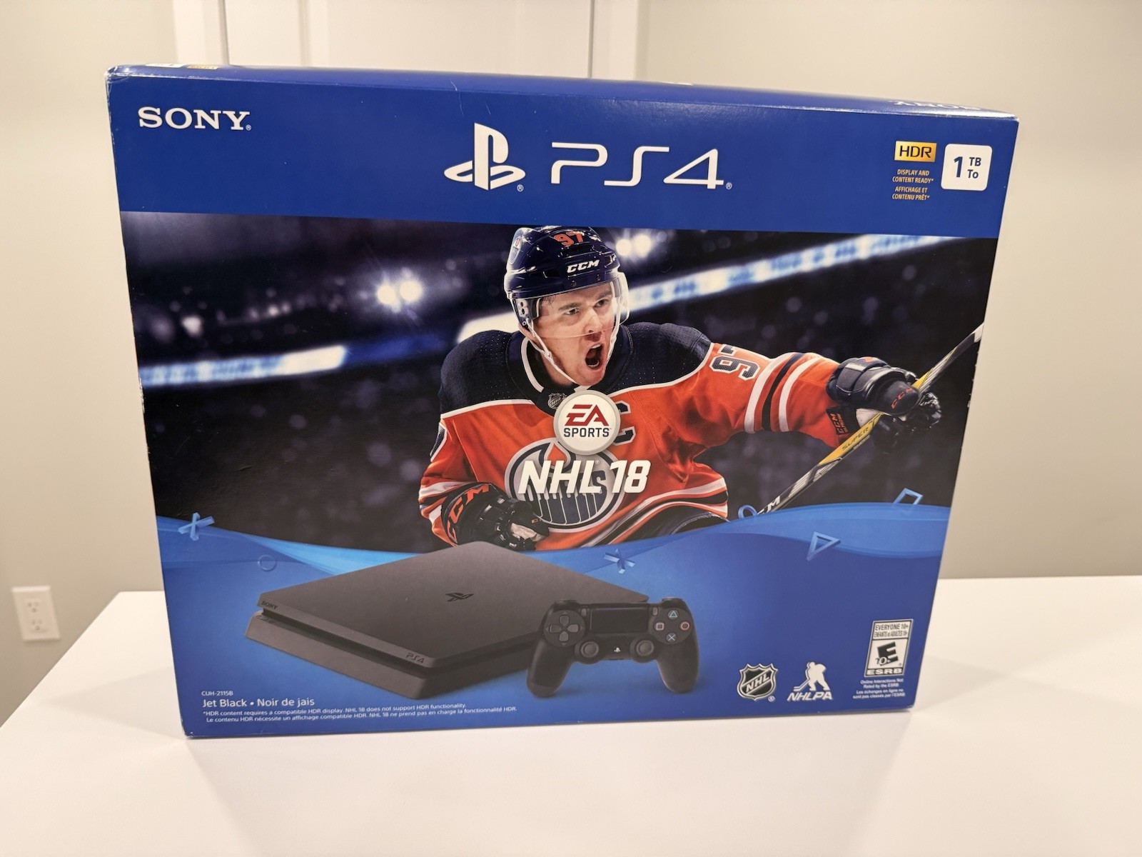 PS4 Slim NHL 18 Bundle – 1TB Jet Black – LNIB