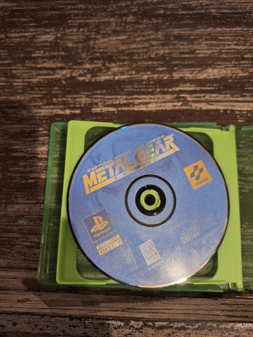 Metal Gear Solid Tactical Espionage Action (Sony Playstation, 1999) Discs only
