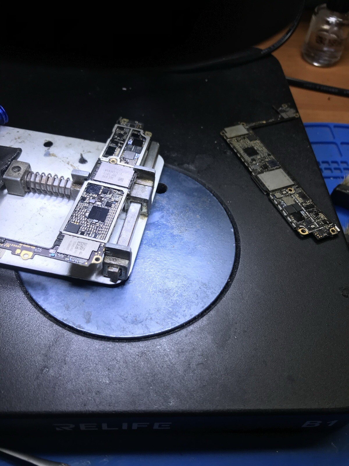 Repa1rs Electron1cs, Soldering, Apple, Samsung, Android, Tablets, Laptop …etc.