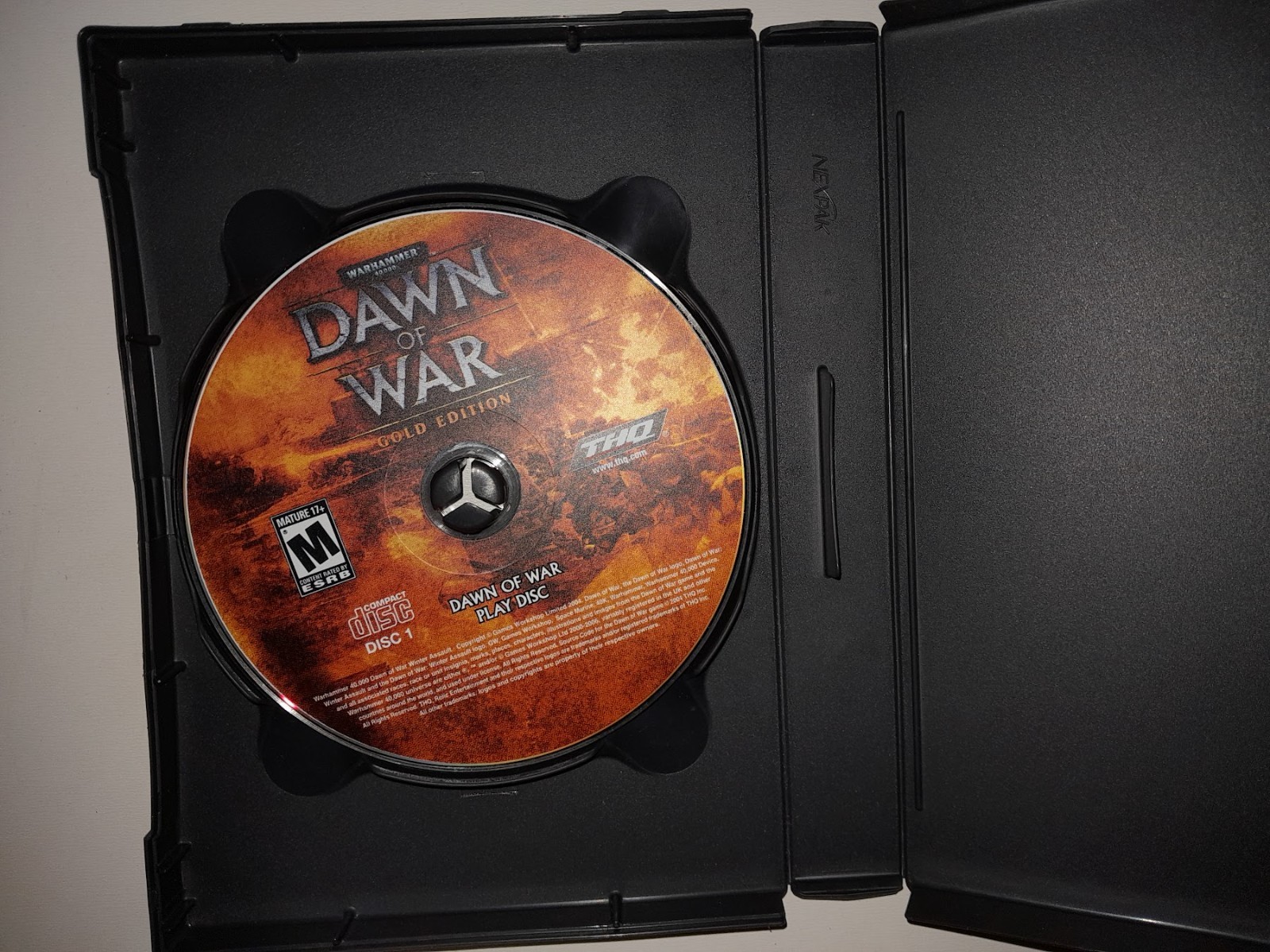 Dawn of War Gold Edition PC Game Rated M CD-Rom THQ Games 2004