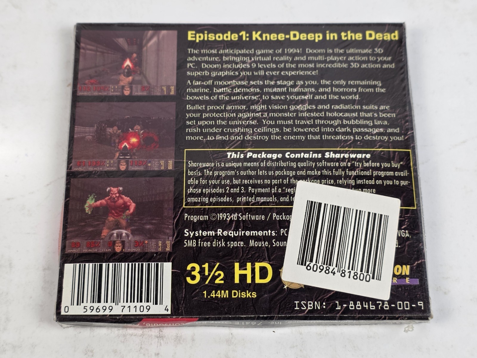 DOOM Shareware Gold Medallion ID Software PC 3.5″ 2 Floppy Disks SEALED 1993