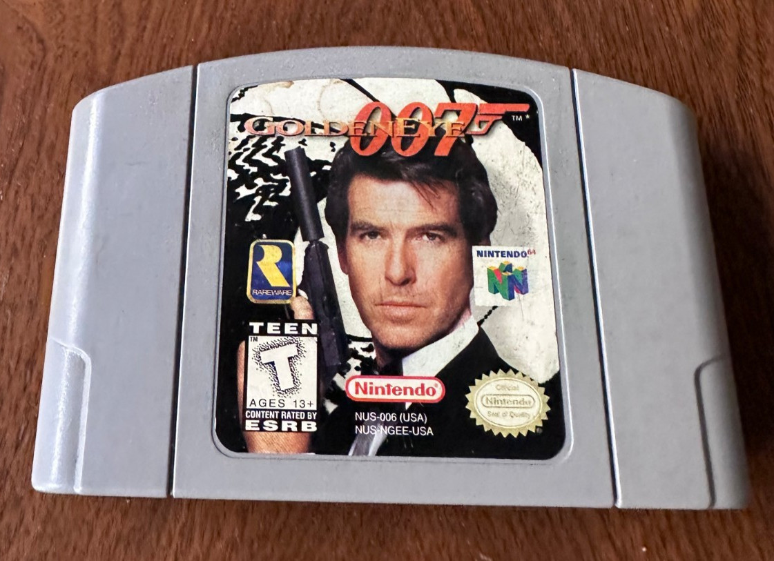 GoldenEye 007 (Nintendo 64, 1997) game cartridge