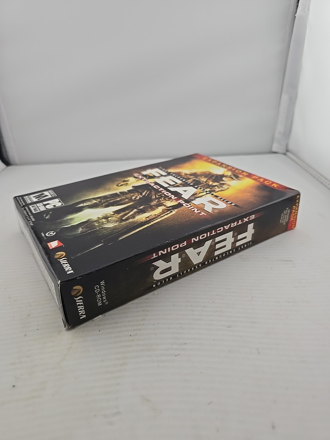 F.E.A.R. Extraction Point (PC, DVD ROM) Complete CIB No Code