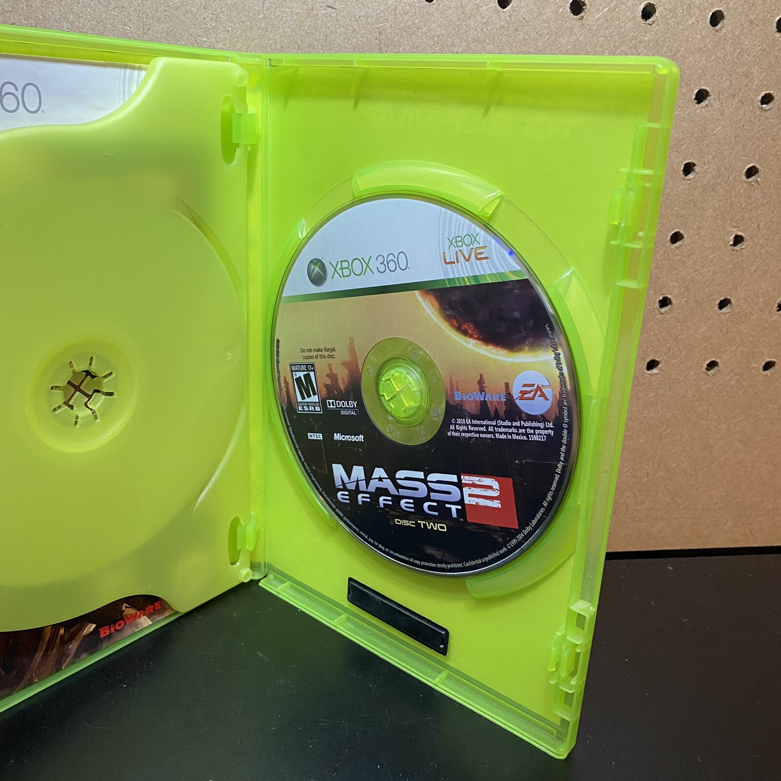 Mass Effect 2 (Microsoft Xbox 360, 2010) Complete & Tested (2 Discs)