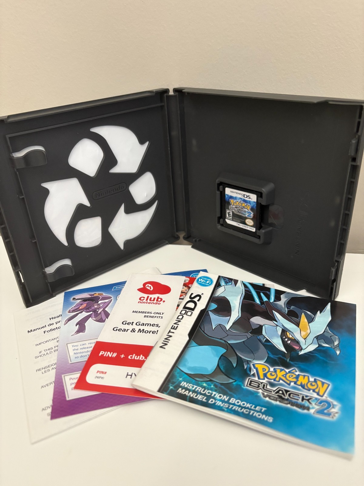Pokemon Black Version 2 (Nintendo DS, 2012) Complete *Authentic*