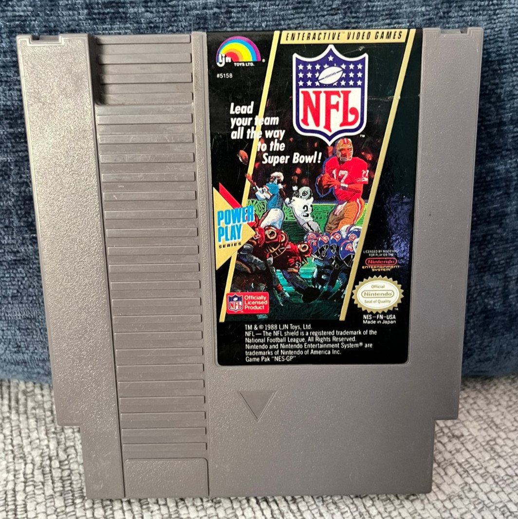 NFL Football (Nintendo Entertainment System) Tested and Working!