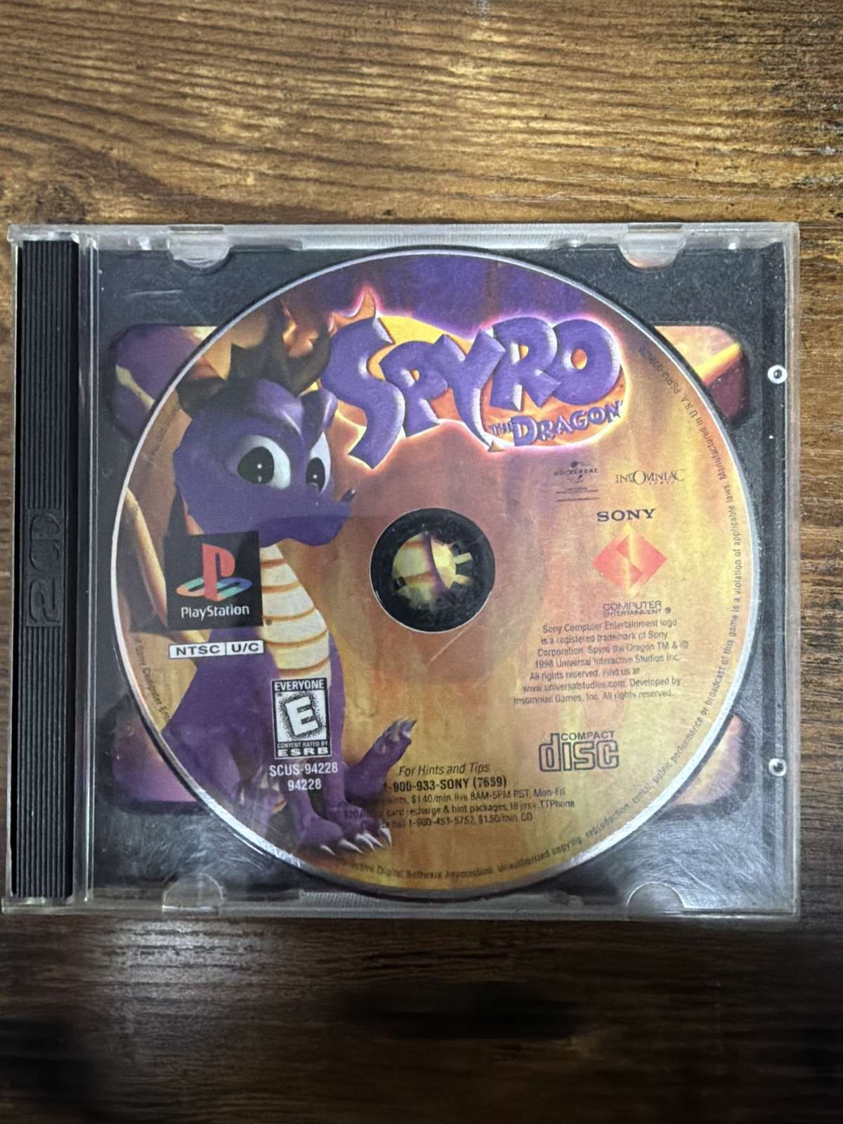 Spyro the Dragon (Sony PlayStation 1, 1998) PS1 Complete CIB SCUS-94228