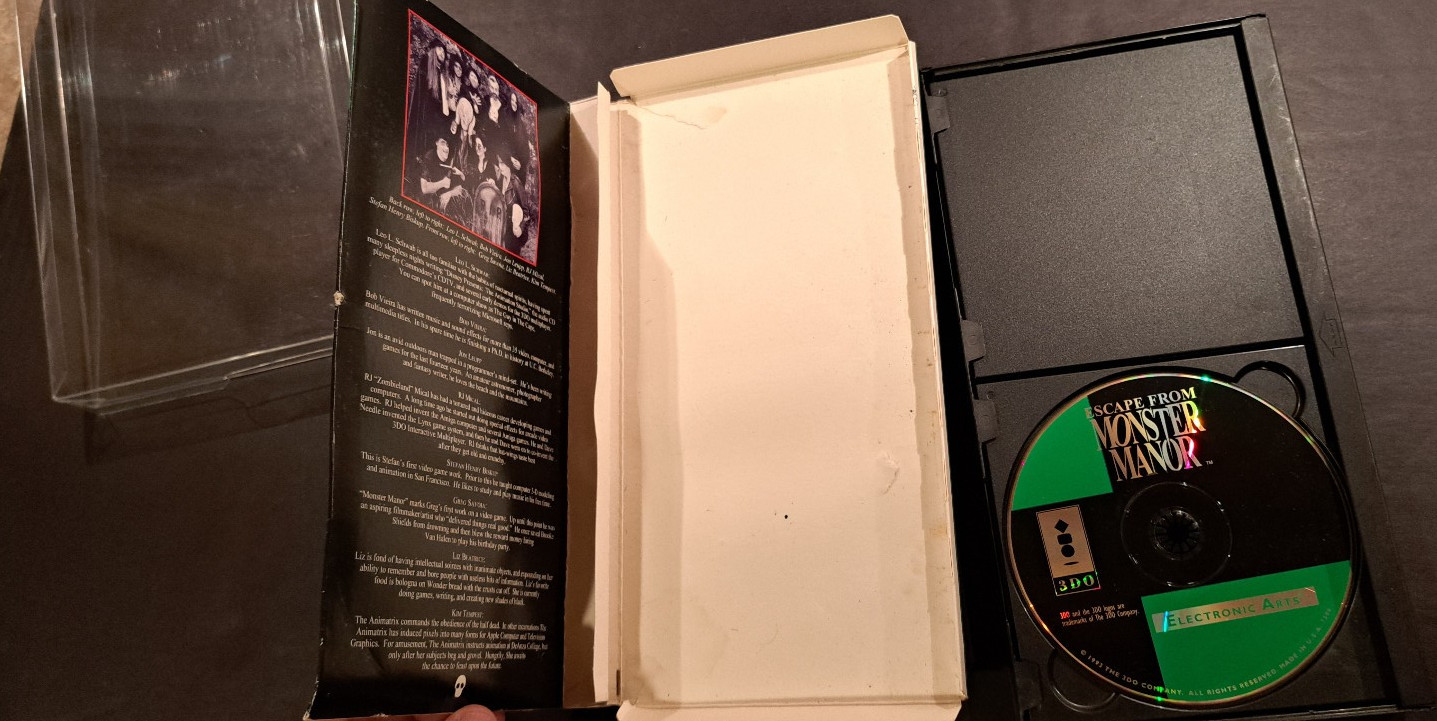 Panasonic 3DO: Escape from Monster Manor – Case and Disc