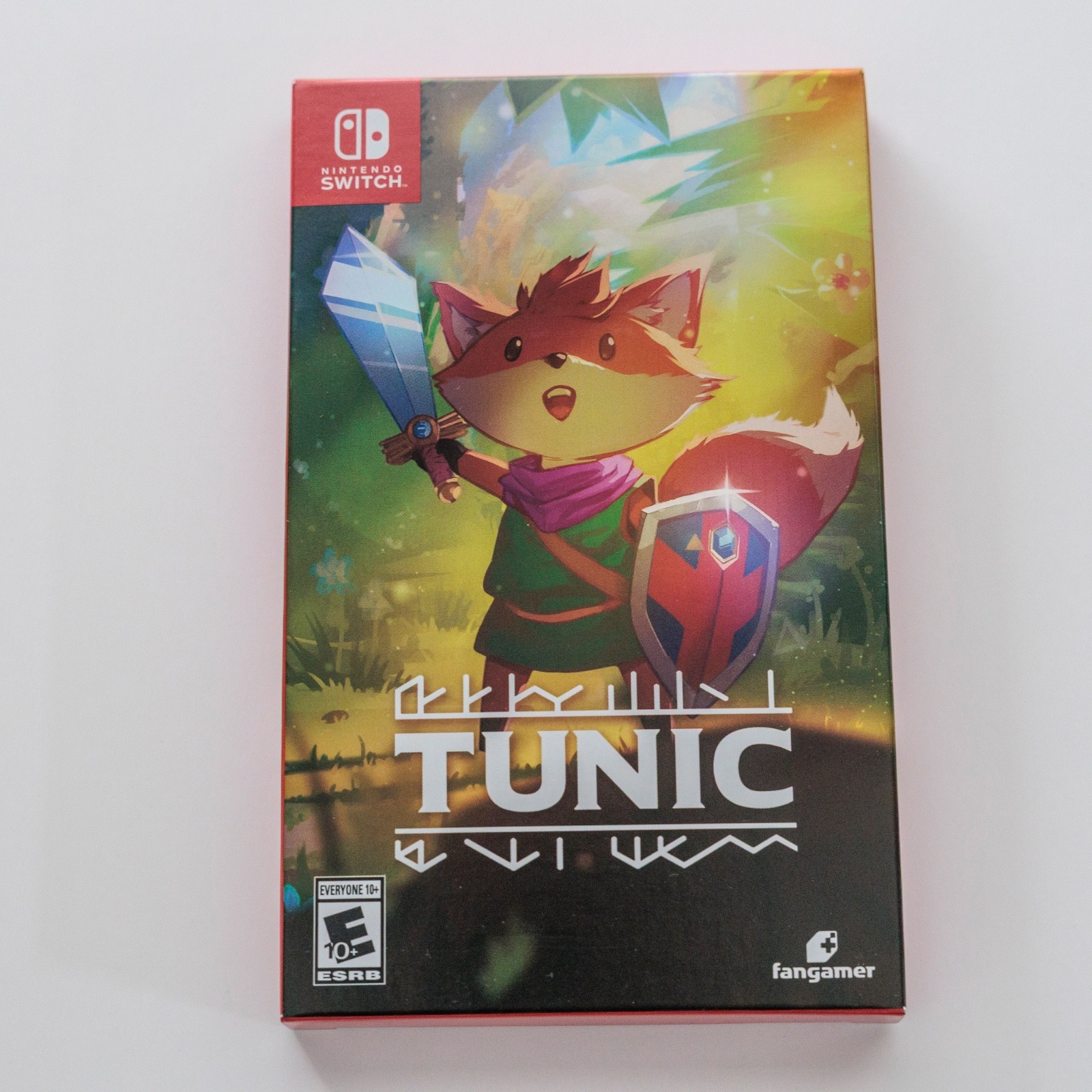 Tunic Deluxe Edition (Nintendo Switch, 2023)