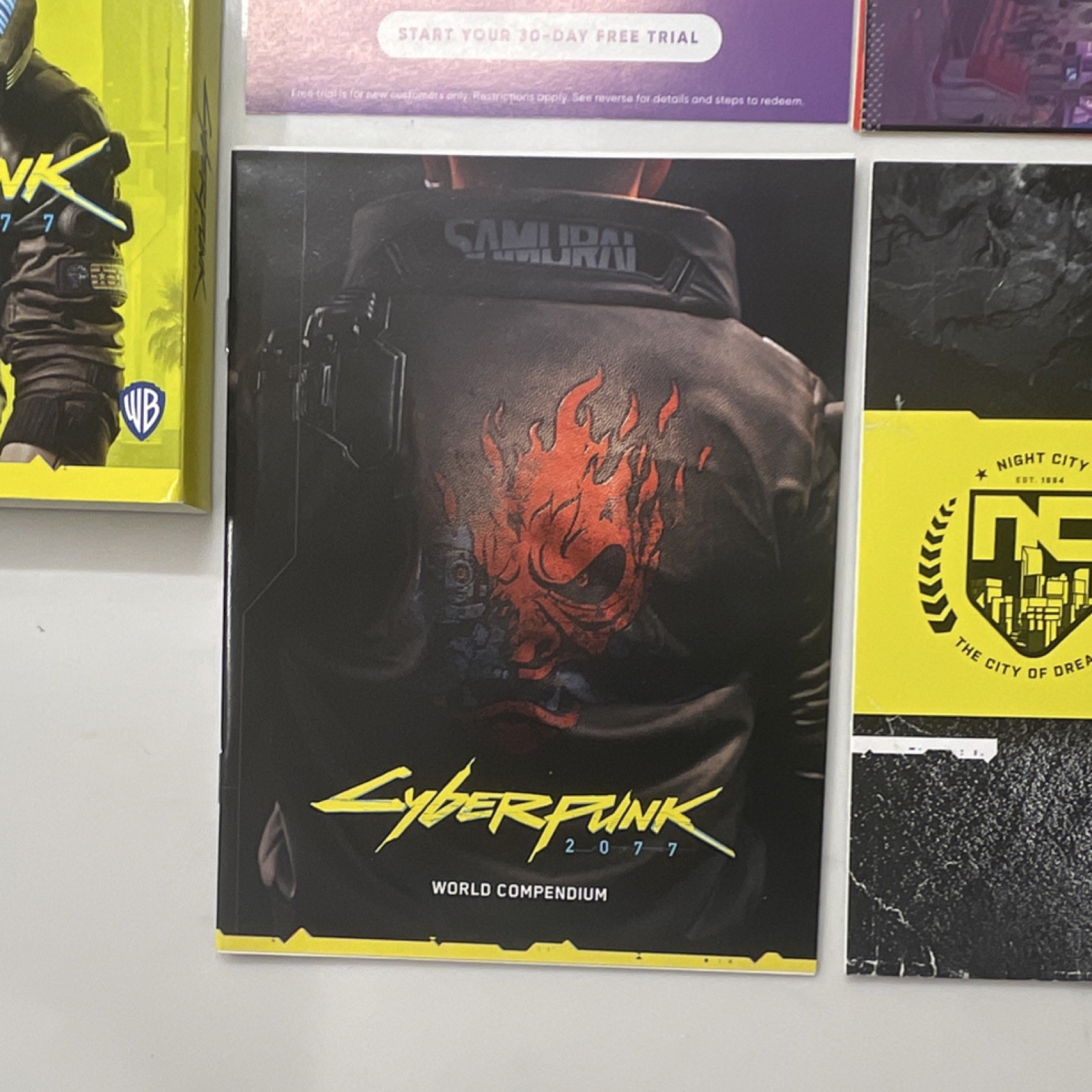 Cyberpunk 2077 (Xbox One, 2020) CD Projekt RED w/ World Compendium, Map, Extras