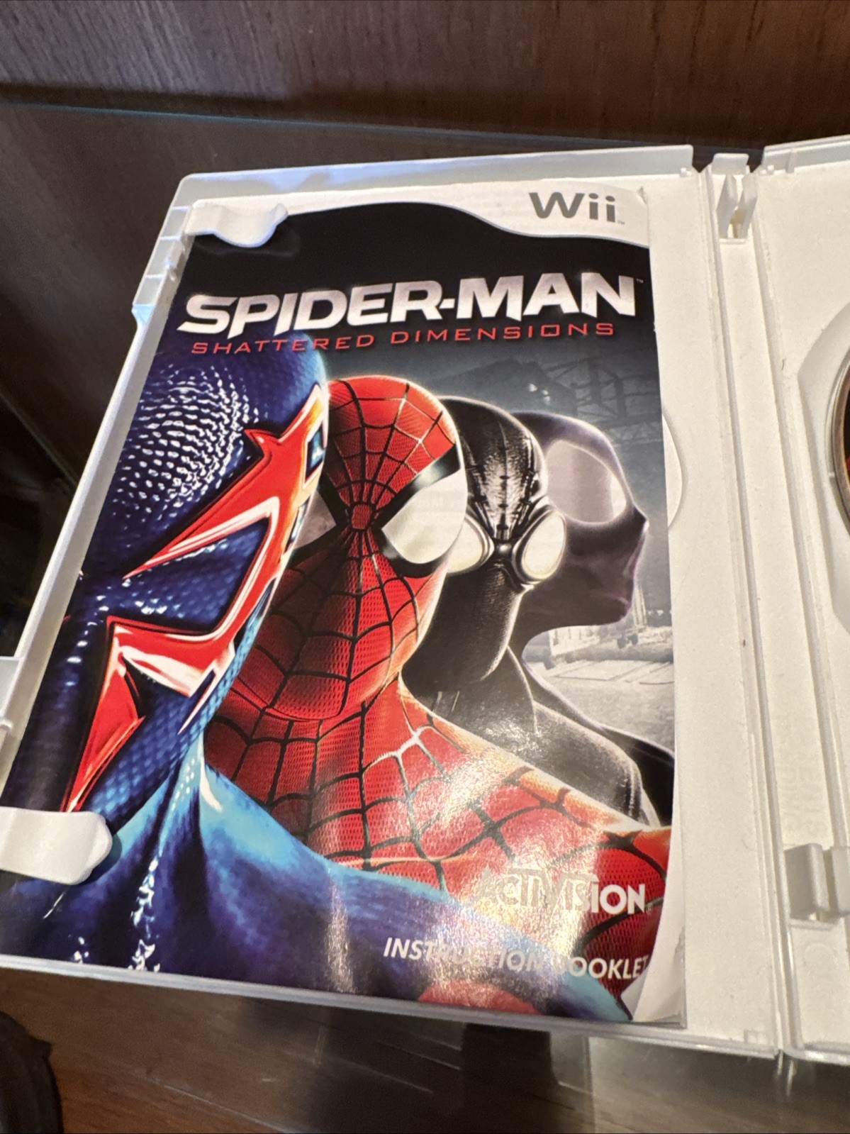 Spider-Man: Shattered Dimensions Nintendo Wii Video Game with Manual Tested