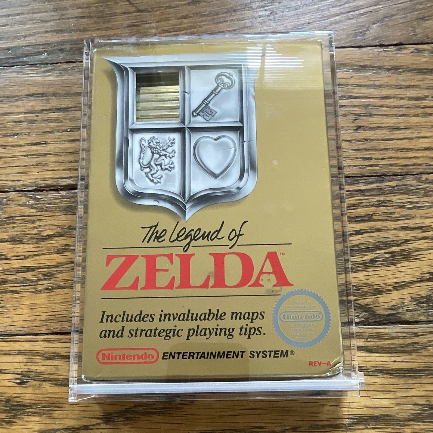 Nintendo The Legend of Zelda NES 1987 Gold Cartridge w/ Box & Display Case