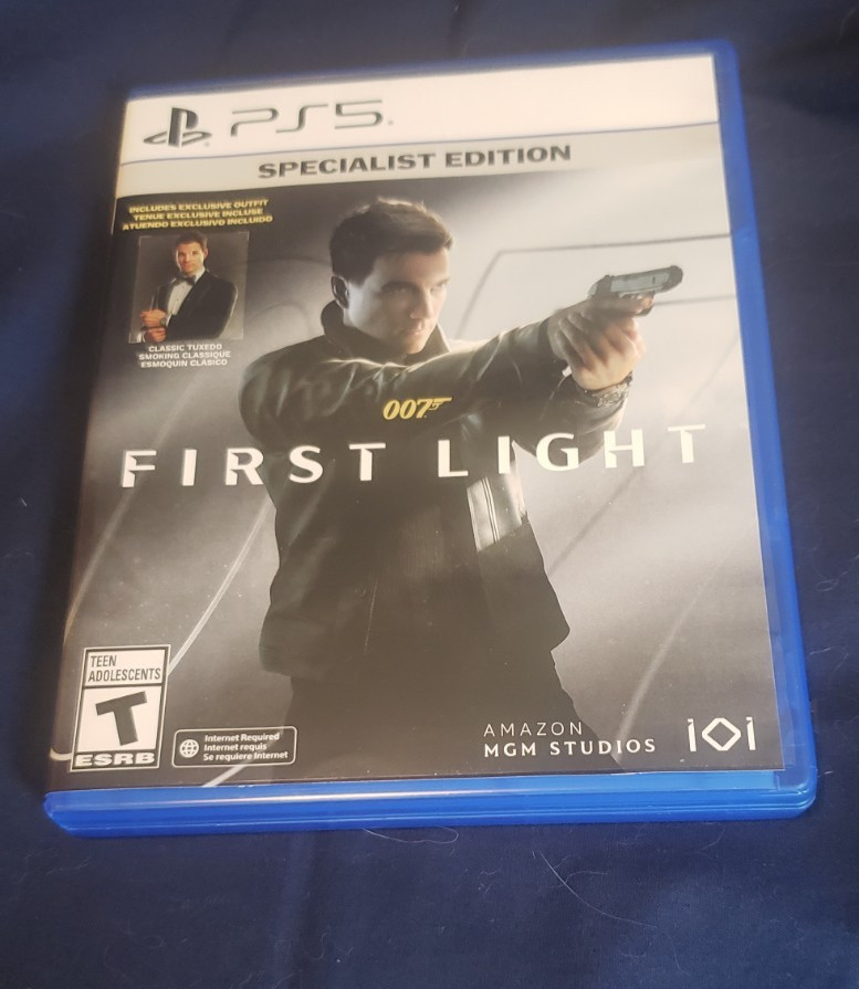 007 First Light Specialist Edition PS5