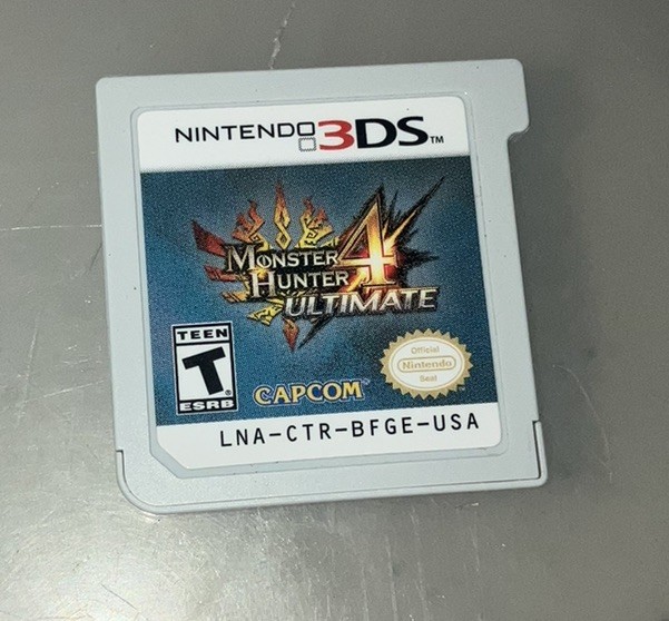 Monster Hunter 4 Ultimate (Nintendo 3DS, 2015) Authentic TESTED Cartridge Only