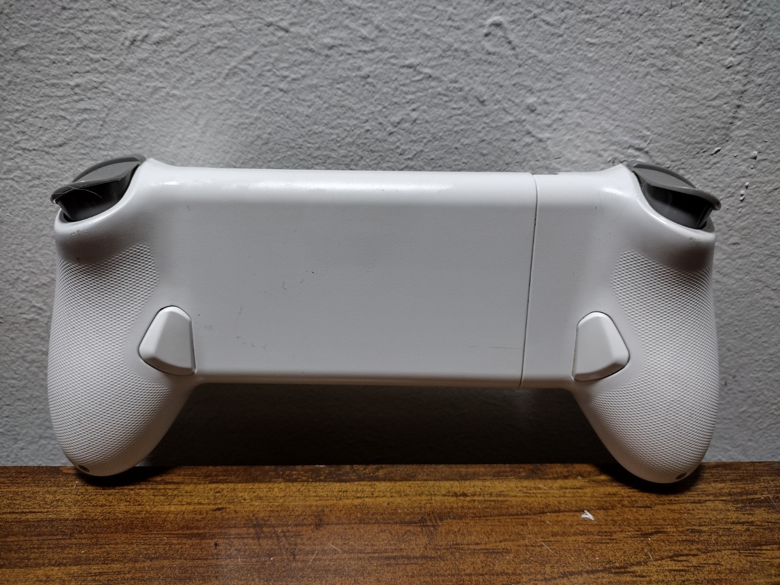 EasySMX hand held device for p;laying games from phone used and untested