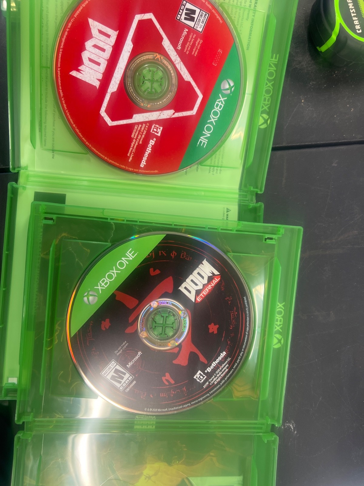 Lot/Bundle – Doom Slayers and Doom Eternal