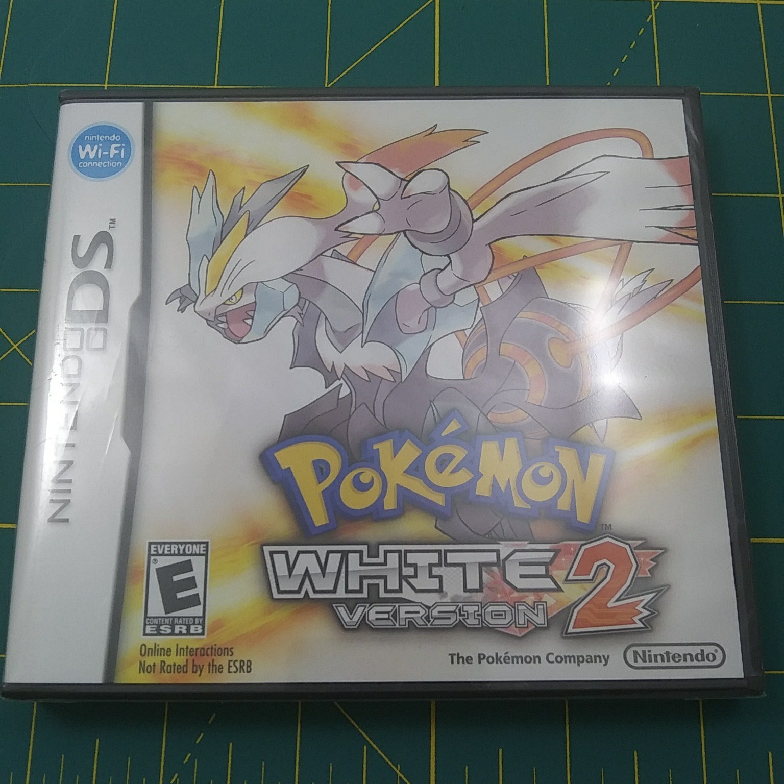 Authentic New Sealed Pokemon: White Version 2 (Nintendo DS, 2012) Y Fold