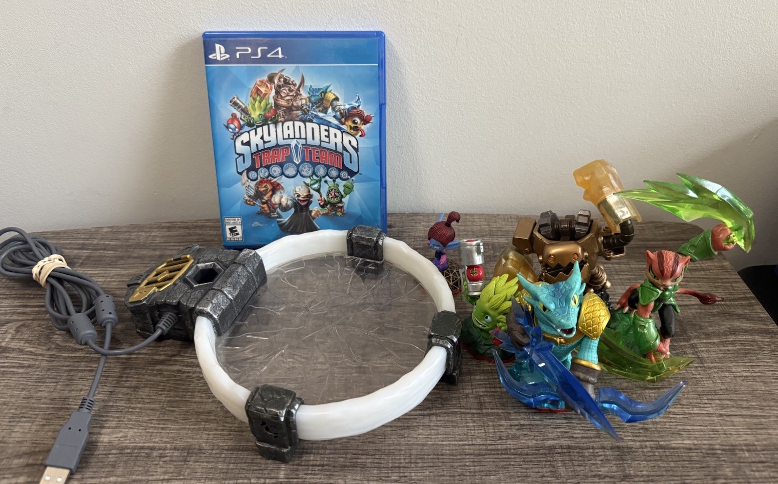 SKYLANDERS TRAP TEAM for PS4 Starter Pack With PORTAL & FIGURES All Tested