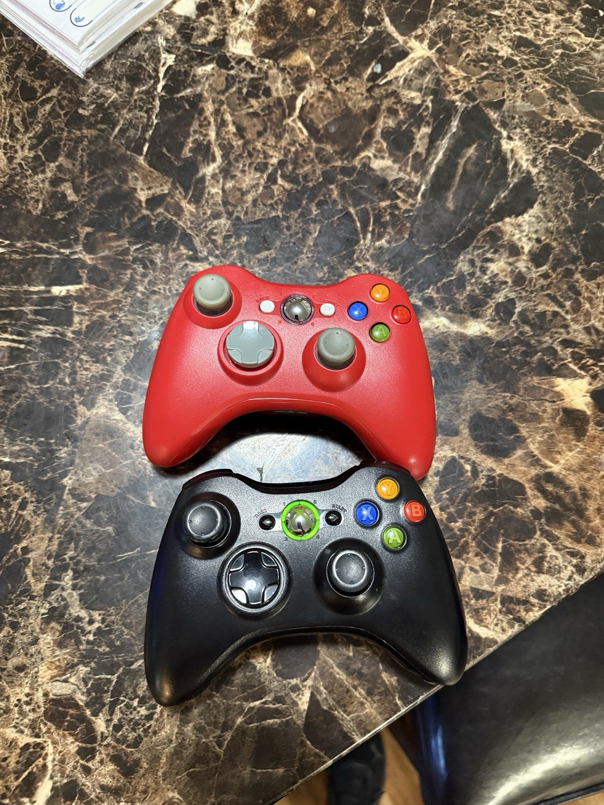 2 Xbox 360 Controllers + Madden 07/College hoops 2006