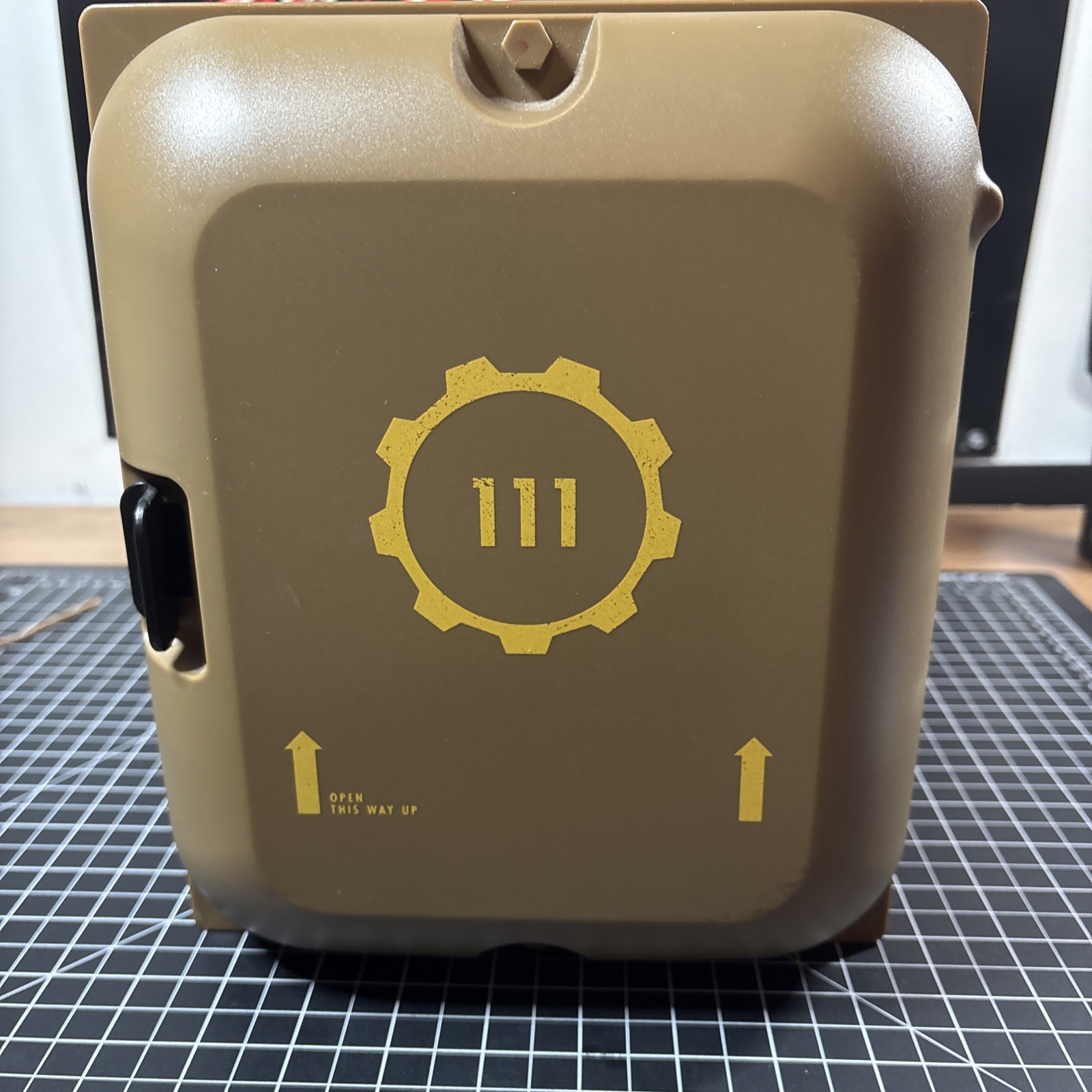Fallout 4 Pip-Boy Edition Xbox One Collectors Wearable Replica 3000 Steelbook
