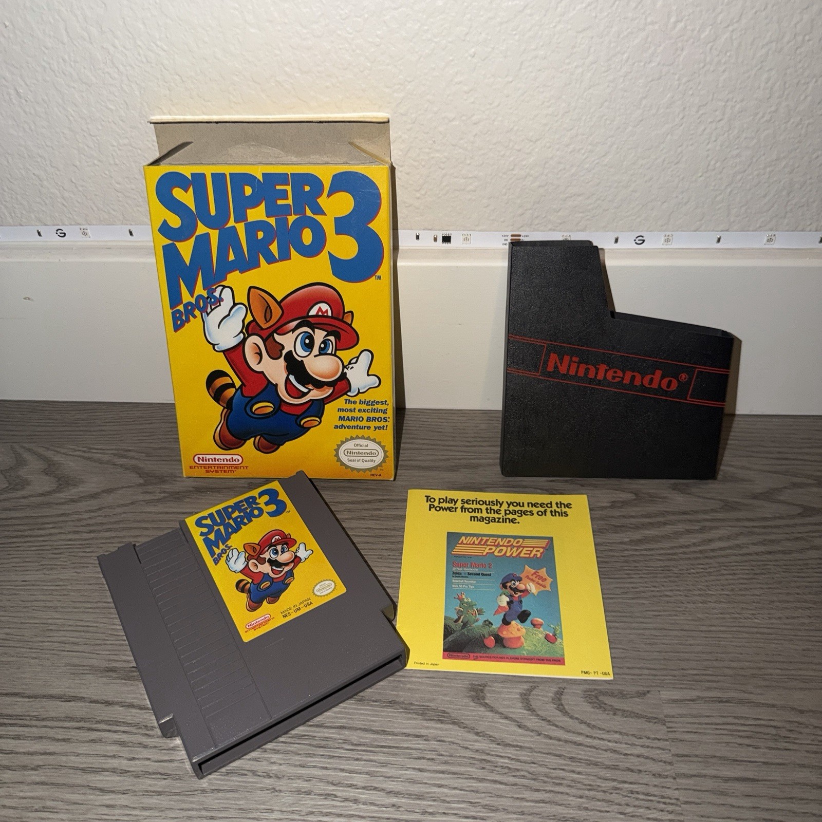Super Mario Bros 3 NES Nintendo CIB No Manual Left Bros First Print