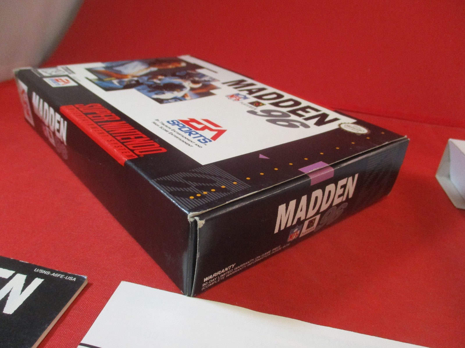 Madden 96 (Super Nintendo SNES) COMPLETE w/ Box manual game WORKS! 1996