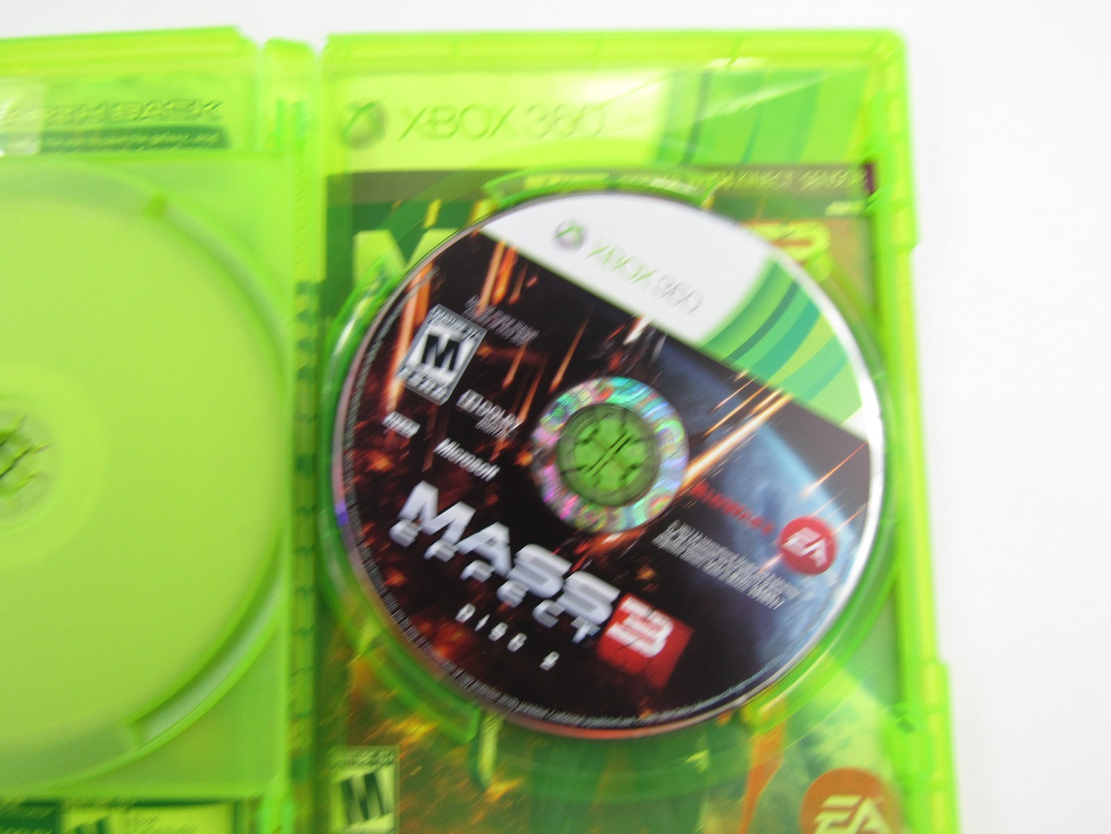 Mass Effect 3 XBOX 360 2 Disc Video Game EA Bioware CIB Complete