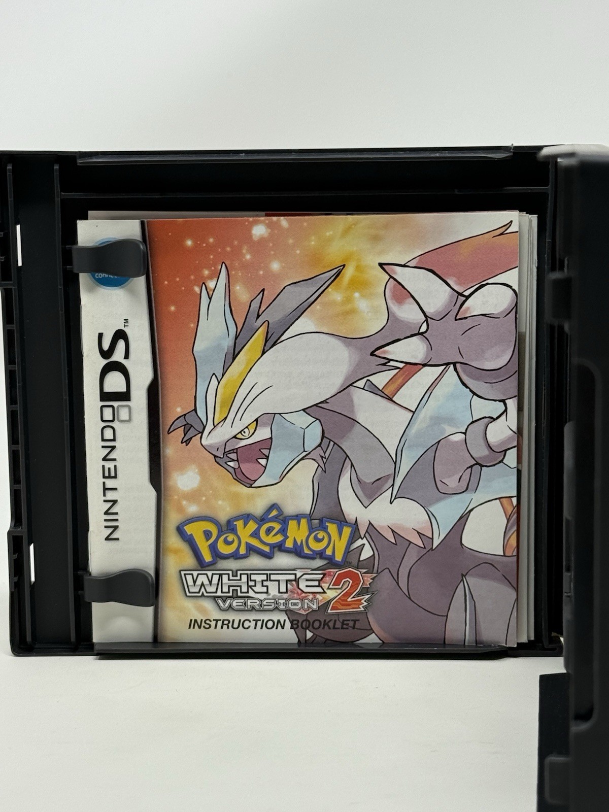 Pokemon White Version 2 Nintendo DS Complete CIB with Inserts Authentic Tested