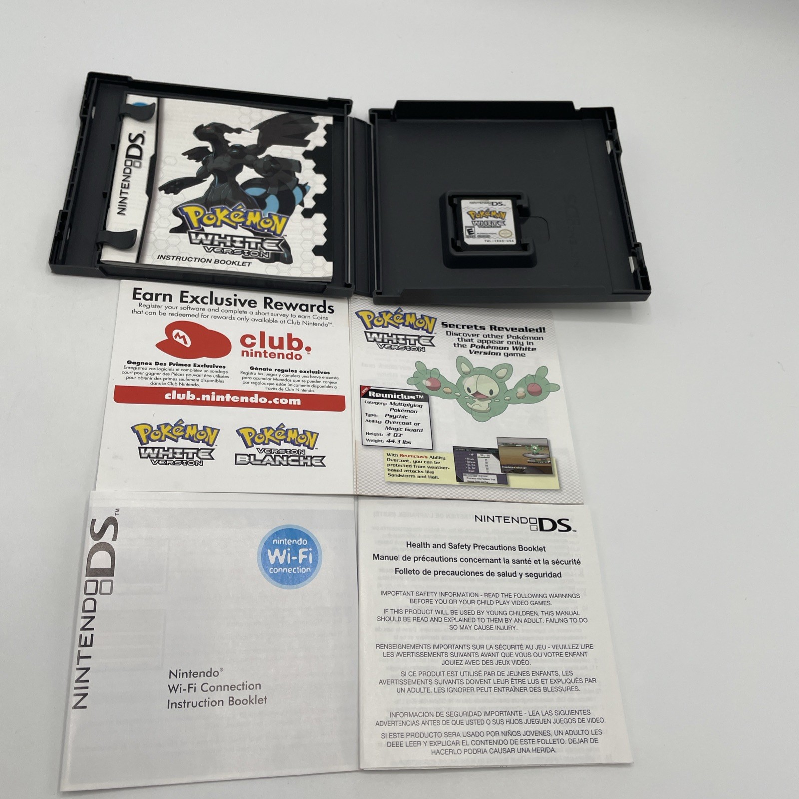 Pokemon White Version Nintendo DS Complete CIB W/ Lucario Code Authentic