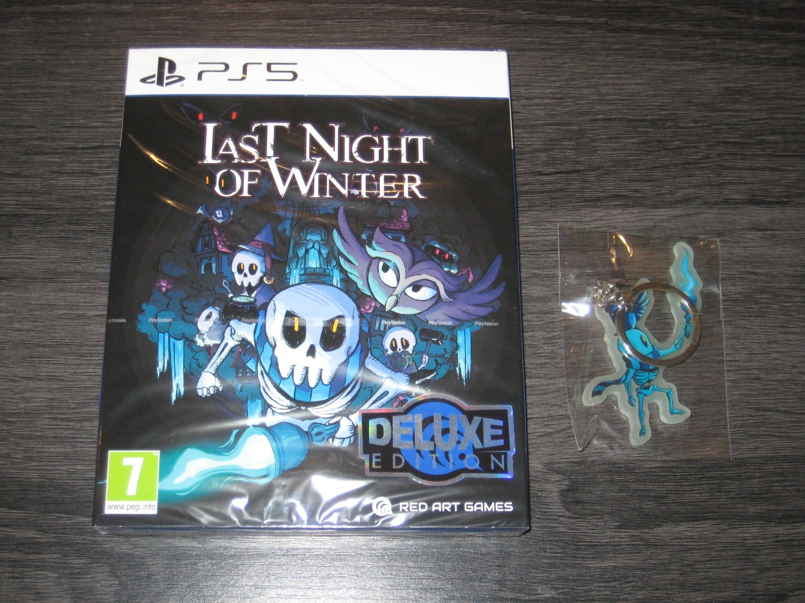 LAST NIGHT OF WINTER DELUXE EDITION + KEYCHAIN (RED ART GAMES ONLY 500 MADE) OOP